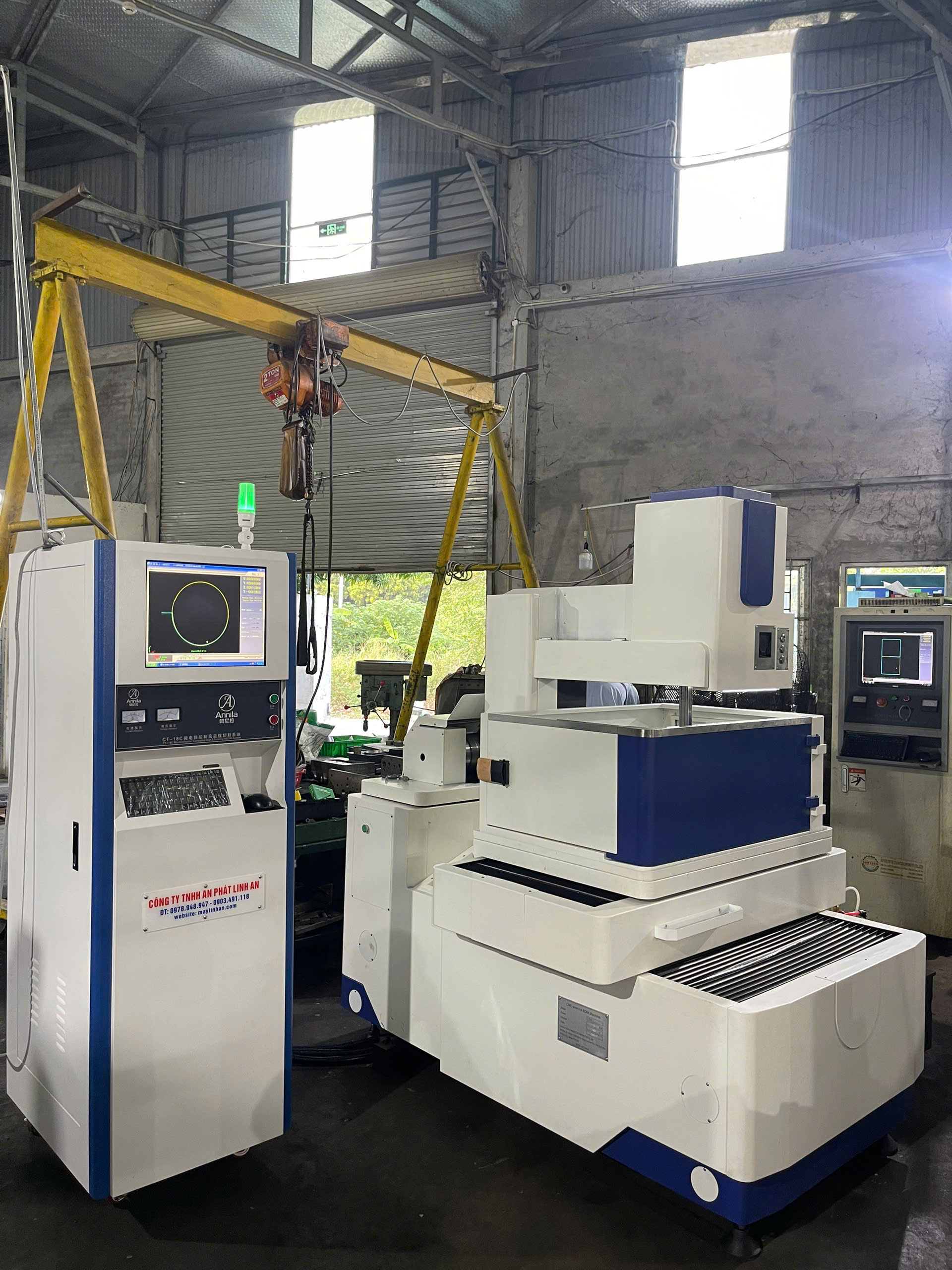 máy cắt dây CNC AC Servo